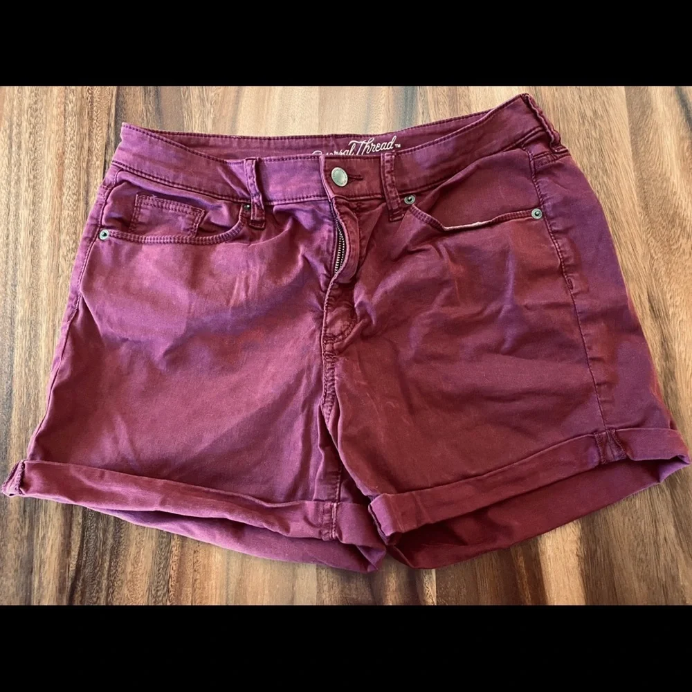 Universal Thread Women's Burgundy and Black Shorts - Picture 5 of 9